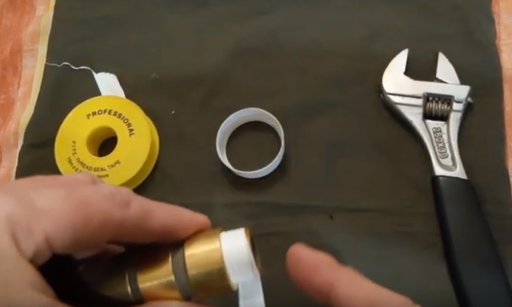 Как паковать резьбу лентой ФУМ