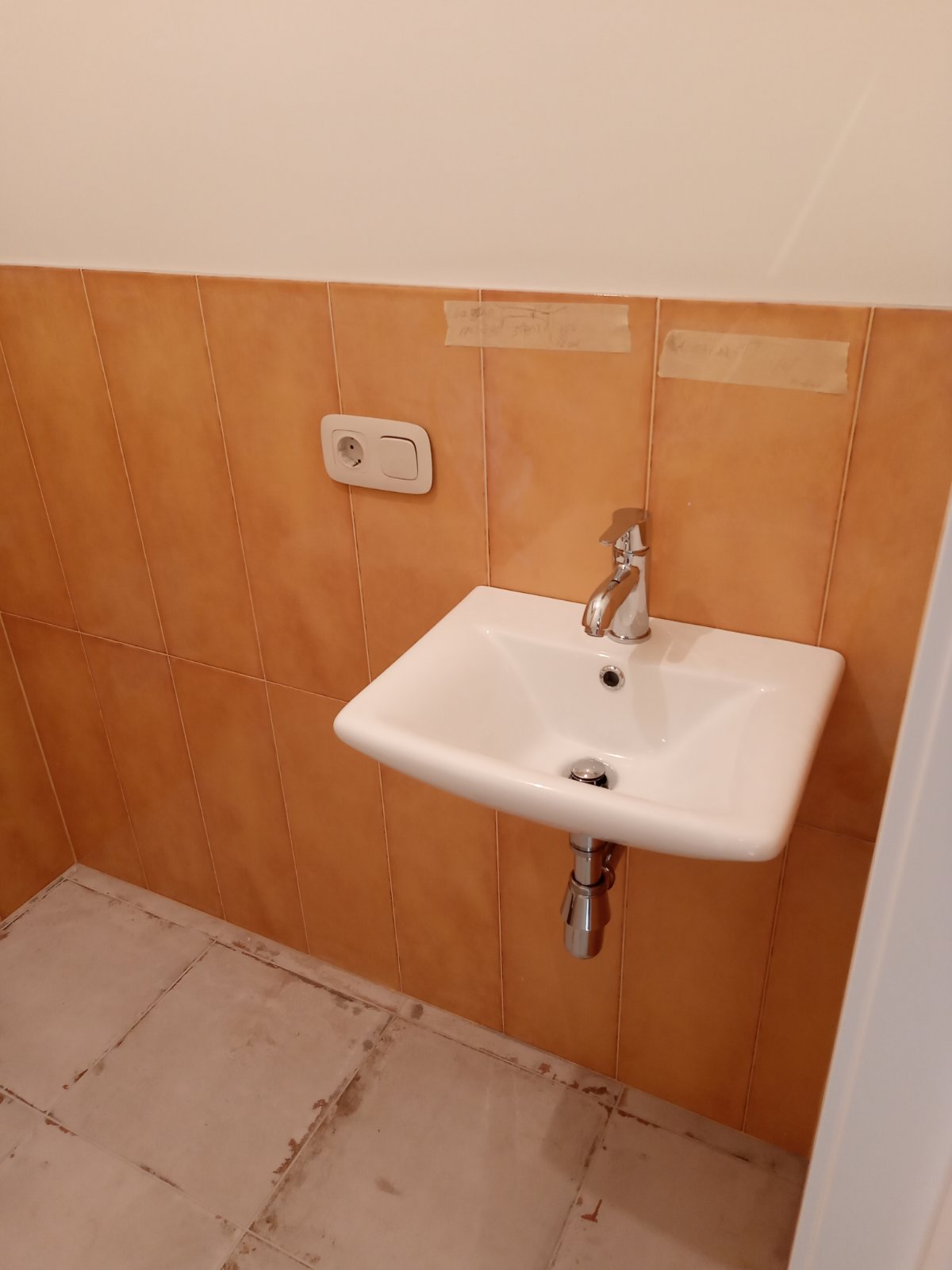 Умывальник открытого типа