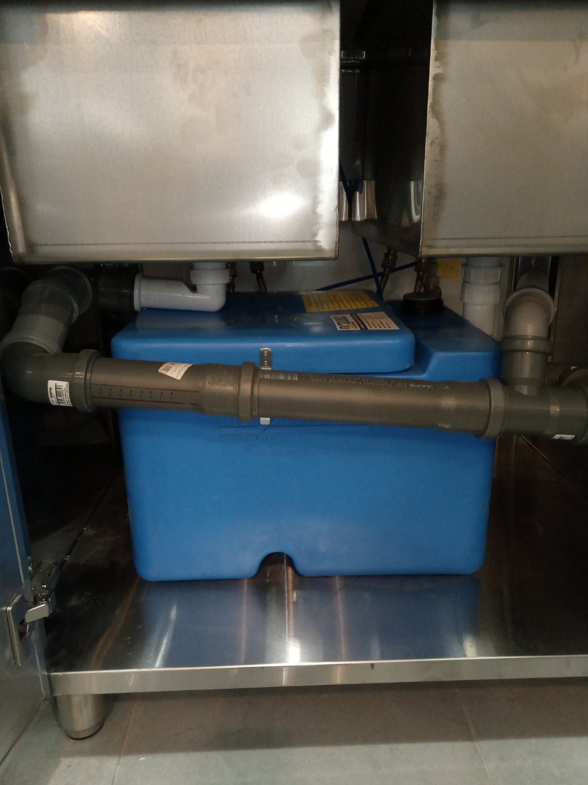 Жироулавливатель для мойки в кафе